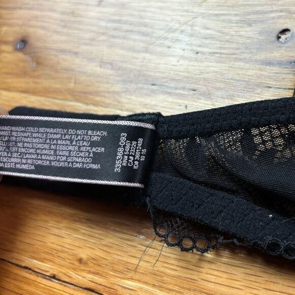 🪦 Victoria’s Secret Body By Victoria Black Lace Bra Size 34C - Picture 7 of 9